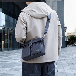 OSOCE英国休闲斜挎包男生邮差包 大容量男士通勤百搭单肩电脑