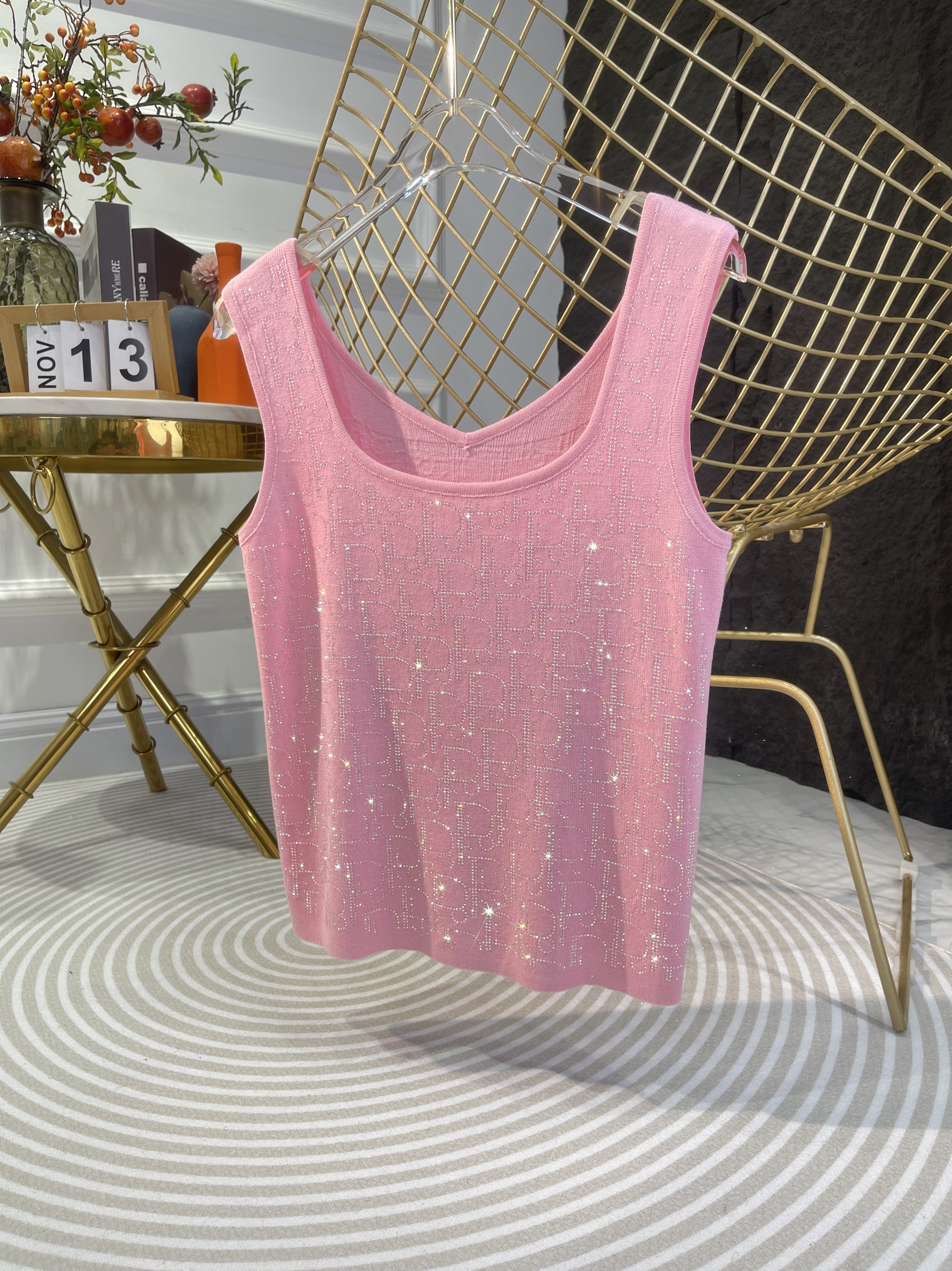 粉色冰丝针织背心女巨遮肉显瘦v领方领宽肩带全身满钻高级感上衣