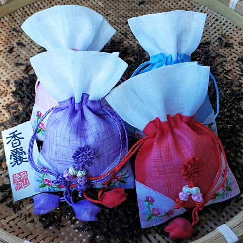 防疫国医大师周仲英胡乃文香囊