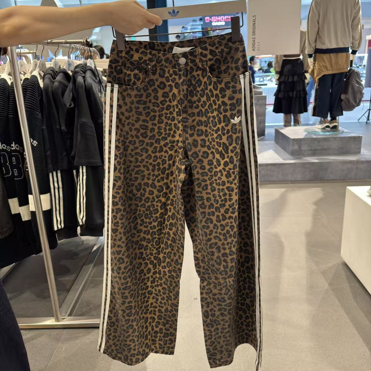 正品adidas阿迪达斯女子豹纹运动休闲长裤子阔腿裤KA2680 KA2679