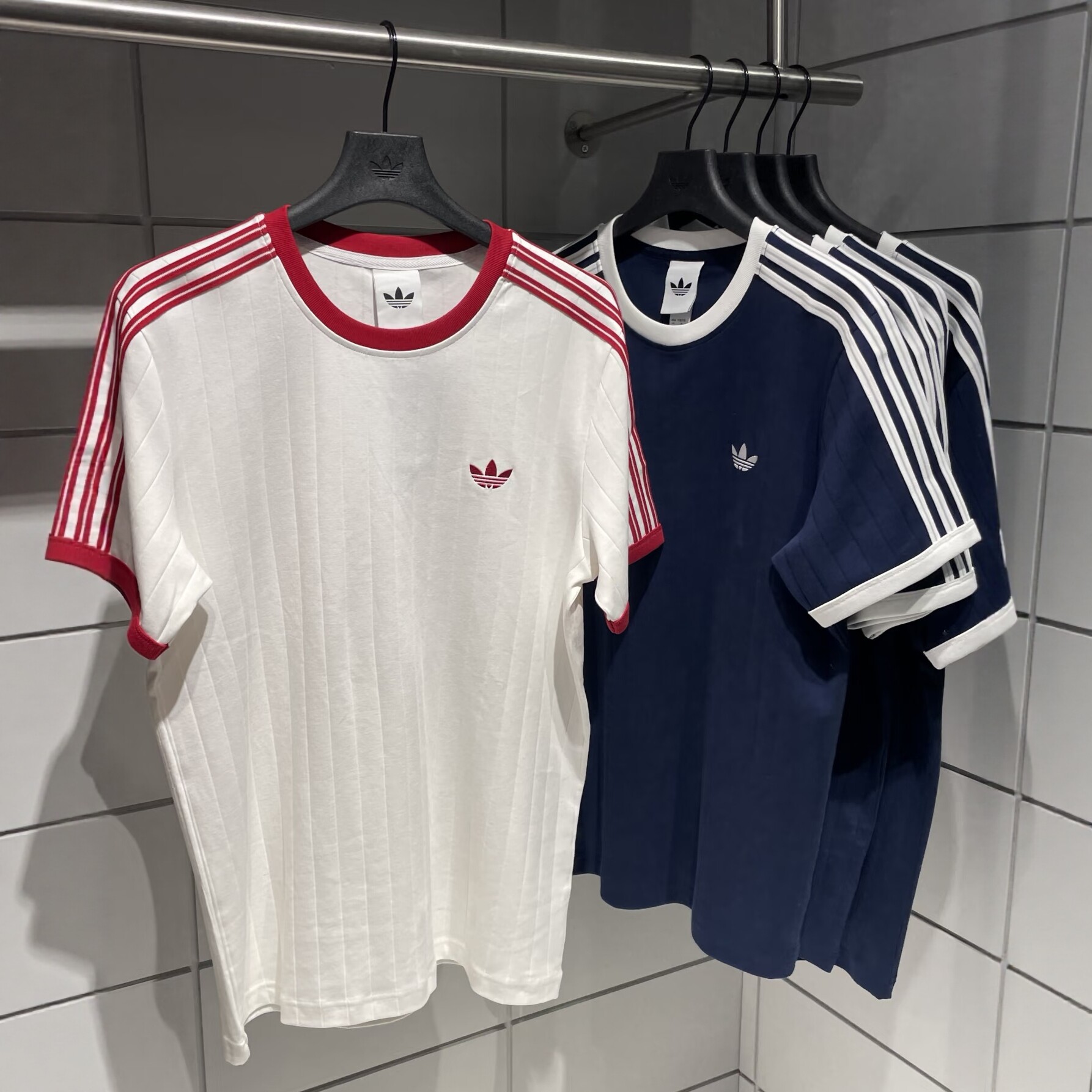 正品ADIDAS阿迪达斯男子纯棉运动休闲短袖T恤KS7449 KS7448