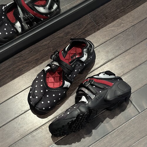 正品NIKE耐克AIR波点运动休闲分趾女鞋休闲鞋IW2344-001