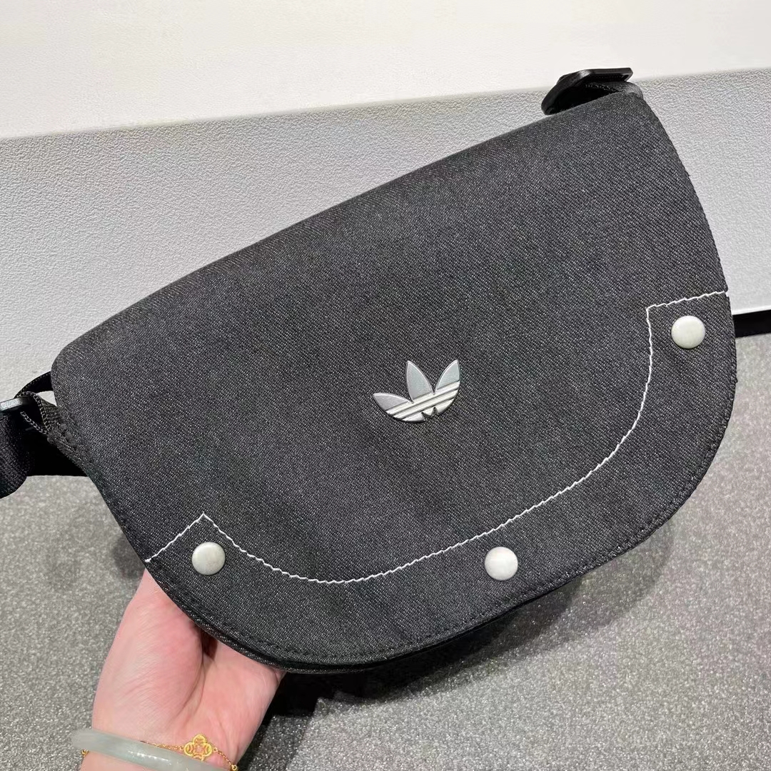 阿迪达斯休闲运动单肩小挎包