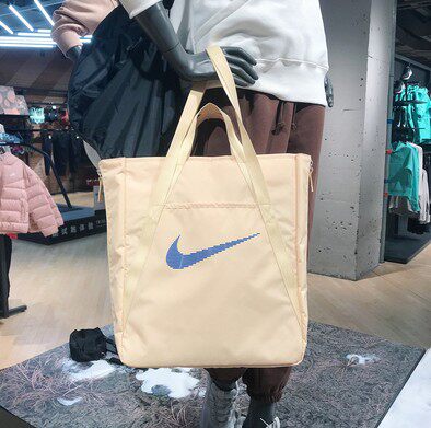 正品耐克NIKE大容量单肩手提斜挎包购物袋DR7217-010-294健身袋
