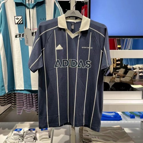 阿迪达斯条纹运动休闲短袖