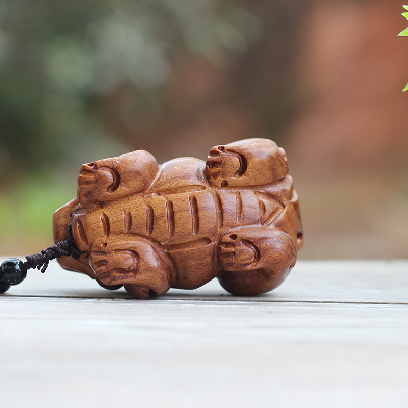 老挝黄花梨木雕手把件霸王貔貅实