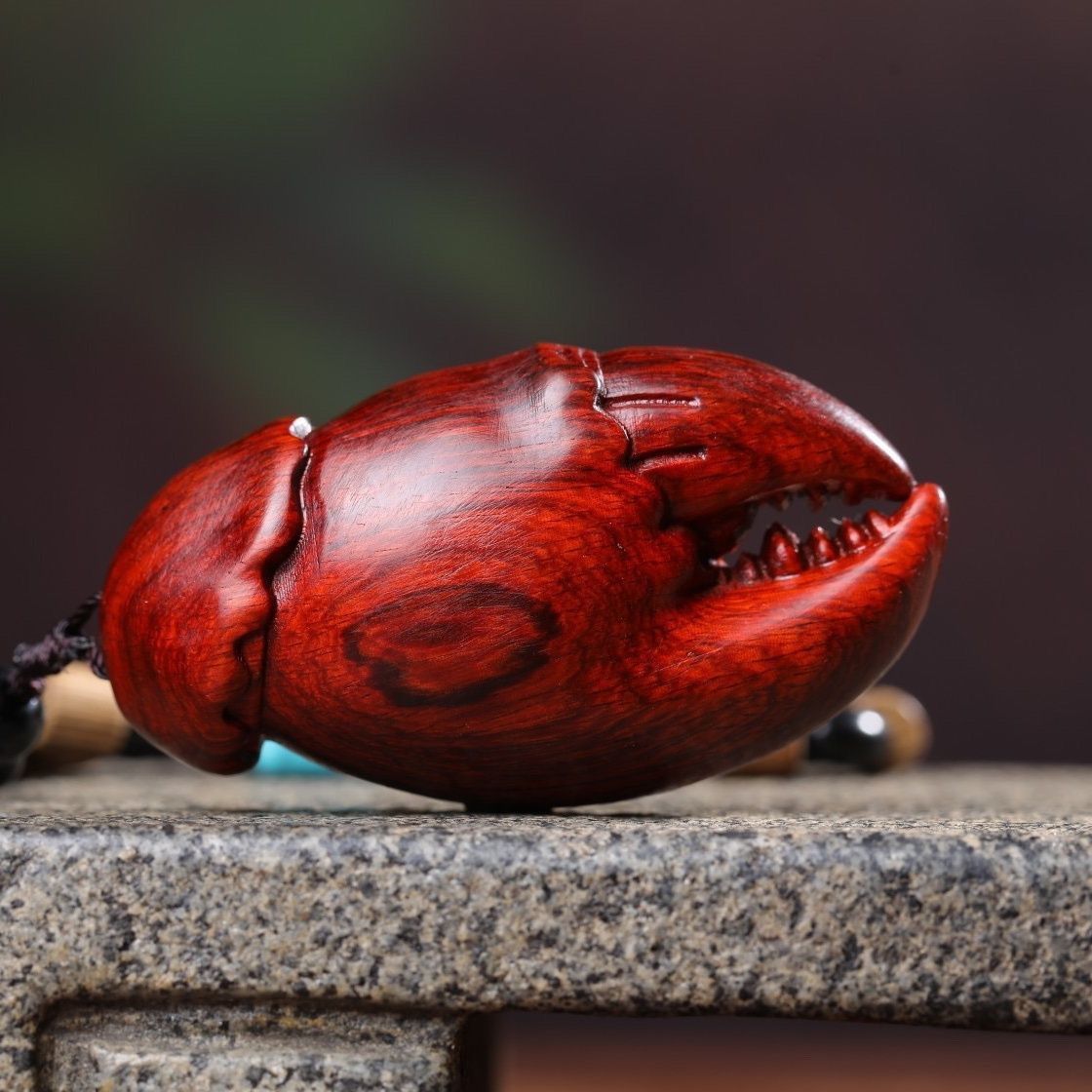 紫檀木雕螃蟹钳子招财手把件随身文玩雕刻工艺品有钱挂件手里有钳