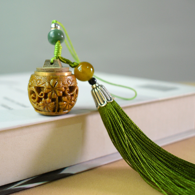 四瓣花香囊扩香器吊坠挂件绿檀木