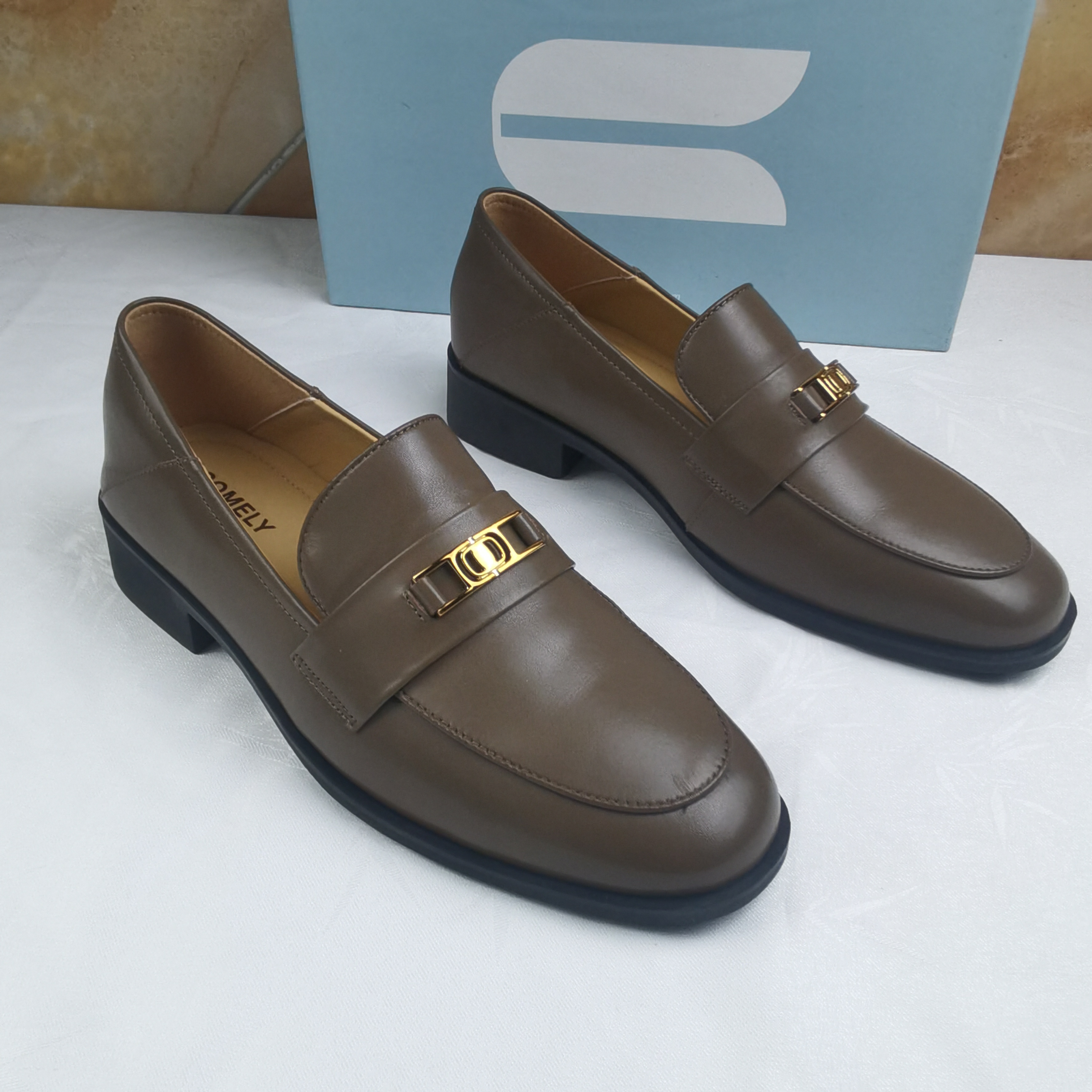 英伦风复古真皮中跟乐福鞋女单鞋