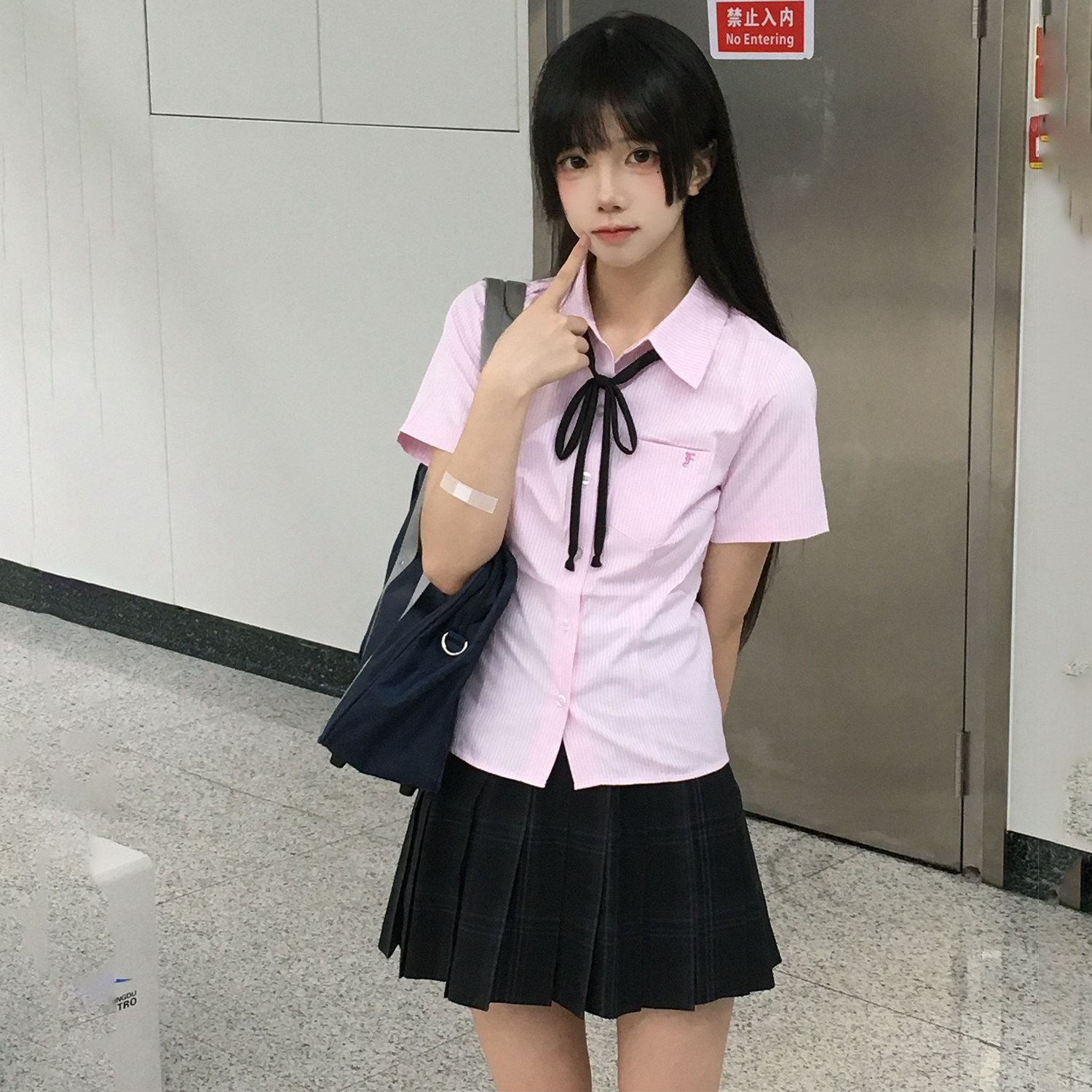 花千猪新品 小奈中短袖衬衫 学院风收腰款条纹短袖jk制服刺绣上衣