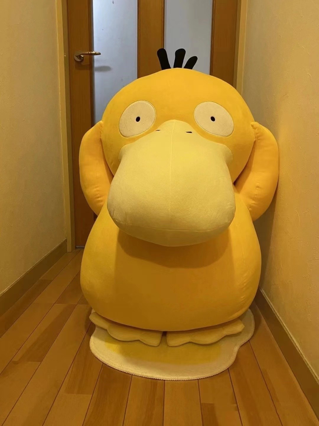 可达鸭玩偶毛绒玩具小黄鸭子公仔抱枕娃娃男女生睡觉大号生日礼物