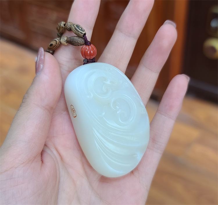 小石头白玉吊坠仿古龙籽料和田
