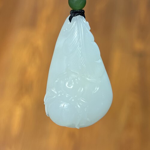 和田白玉叶子蝗虫吊坠ld05082