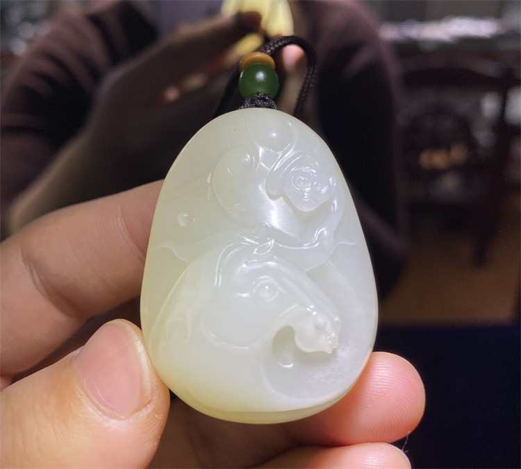 新疆和田白玉籽料 马上封侯 马 生肖马 挂件吊坠  ld05067