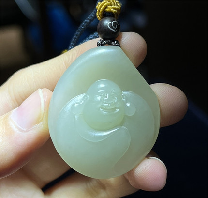 新疆和田玉白玉籽料洒金皮超老熟细腻油润佛弥勒佛挂件xd01019
