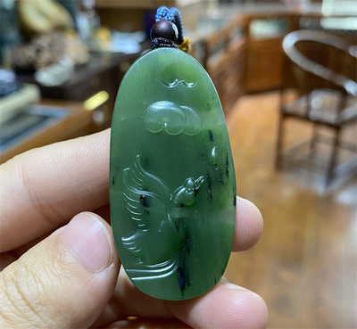 小石头和田玉挂件籽料