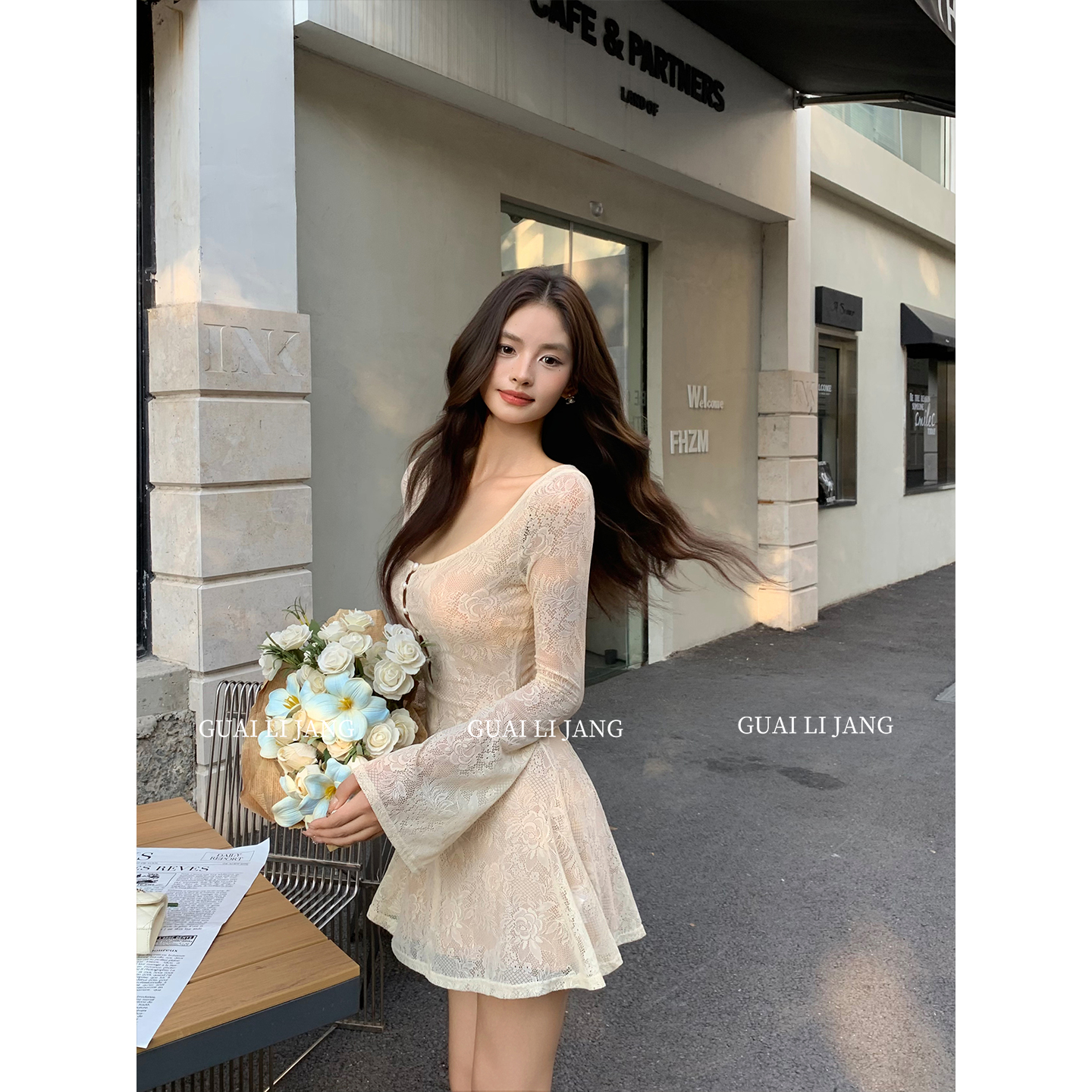 怪力酱 法式温柔风度假蕾丝连衣裙初秋设计感紧身性感长袖a字短裙