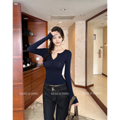 怪力酱 辣妹内搭上衣 女春收腰紧身短款 天丝V领纽扣针织长袖 打底衫