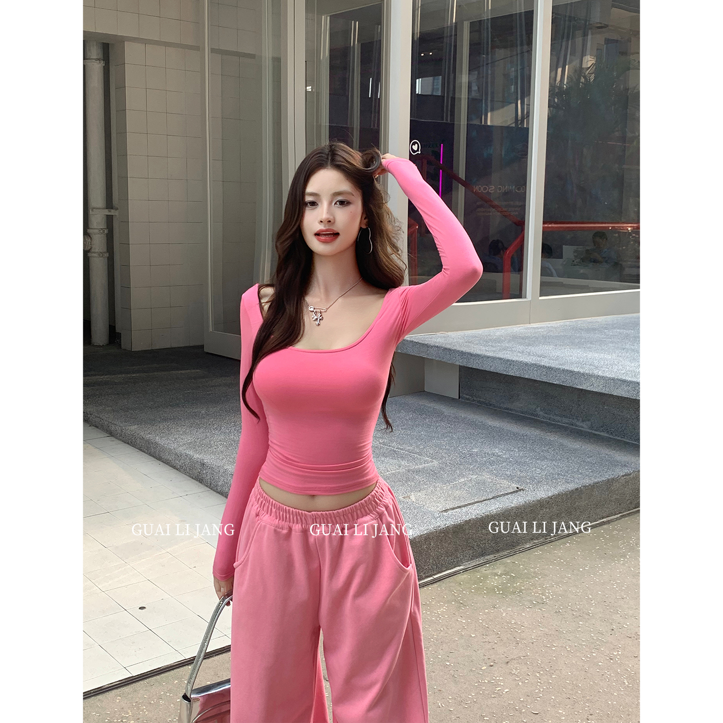 怪力酱性感U领辣妹针织长袖T恤