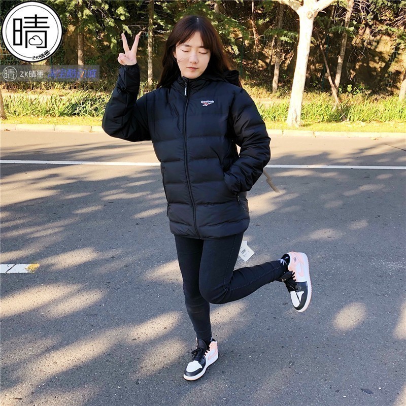 秋冬季短款连帽运动休闲羽绒服