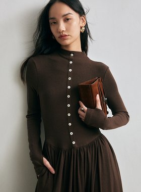 RAREST 维纳斯古典半高领多排扣修身弹力长款中式针织连衣裙大摆