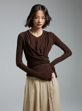 RAREST 本期主推！独家设计前身飞片绑带V领紧身针织T恤