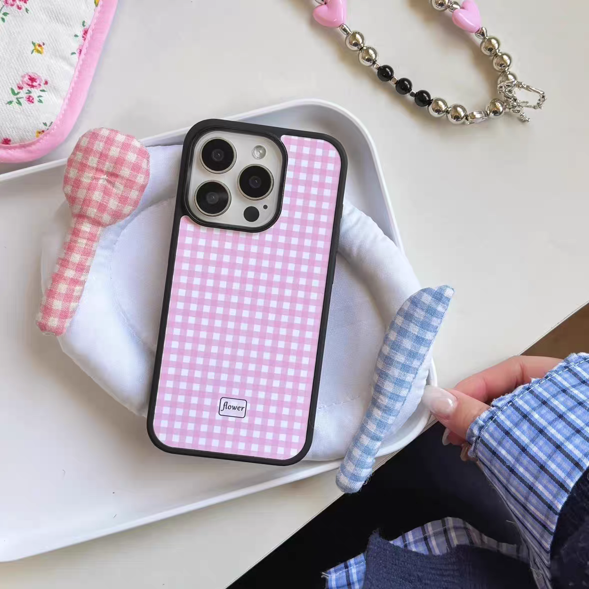 韩系ins粉格子简约亚克力黑边适用苹果iPhone16promax手机壳15pro小米14Pro保护套华为mate60P70防摔三星S23