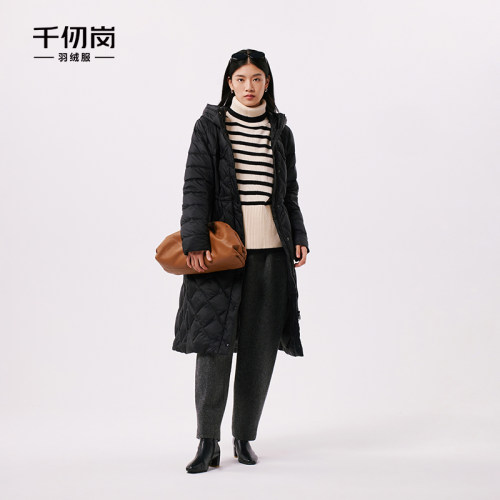 千仞岗连帽直筒显瘦羽绒服
