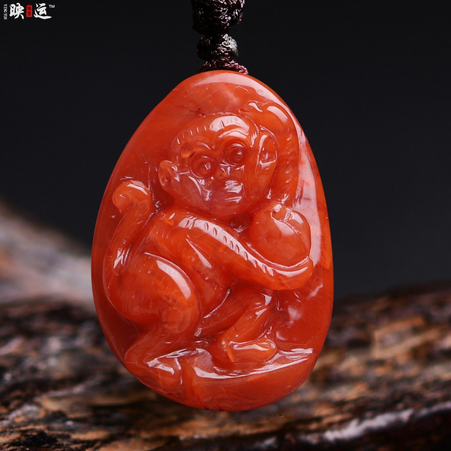 天然原矿南红玛瑙生肖猴吊坠满肉柿子红属猴灵猴送喜开运饰品挂件