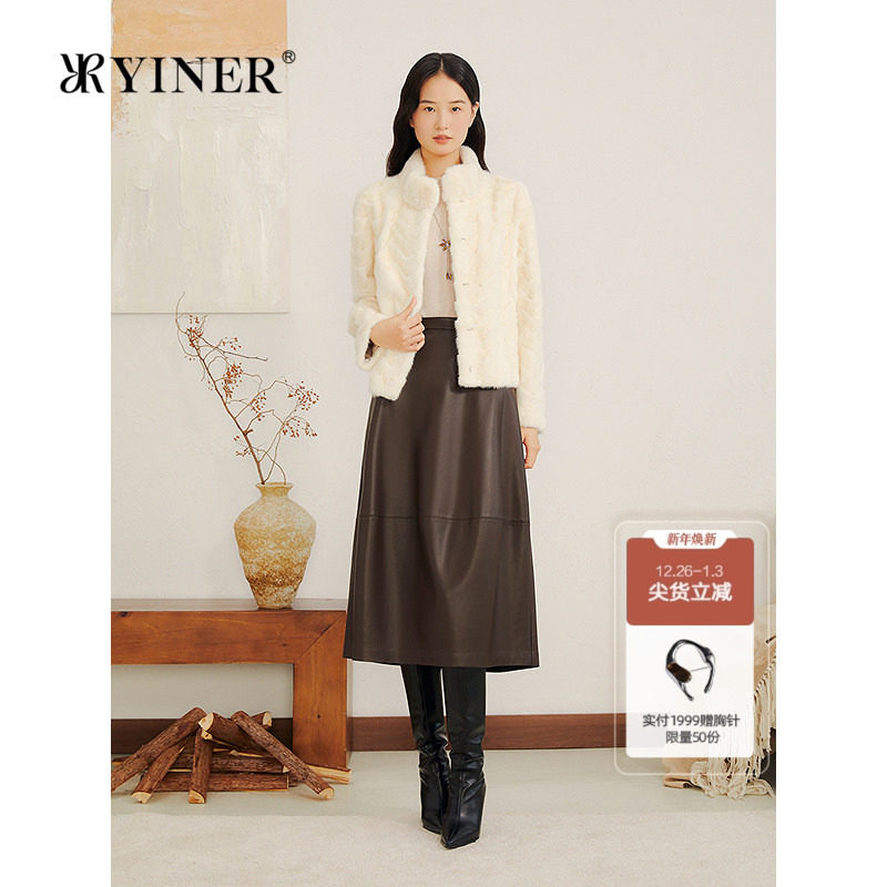YINER音儿专选2025冬季新款月牙纹短款立领母貂拼貂水貂毛皮草