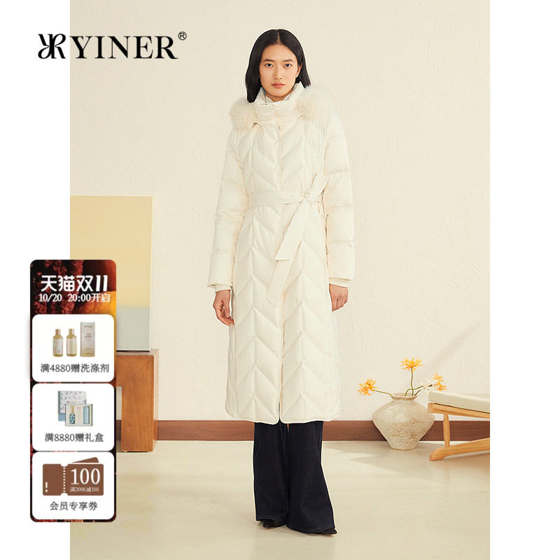 YINER音儿女装冬季桑蚕丝缎面可拆卸狐狸毛领连帽长款羽绒服