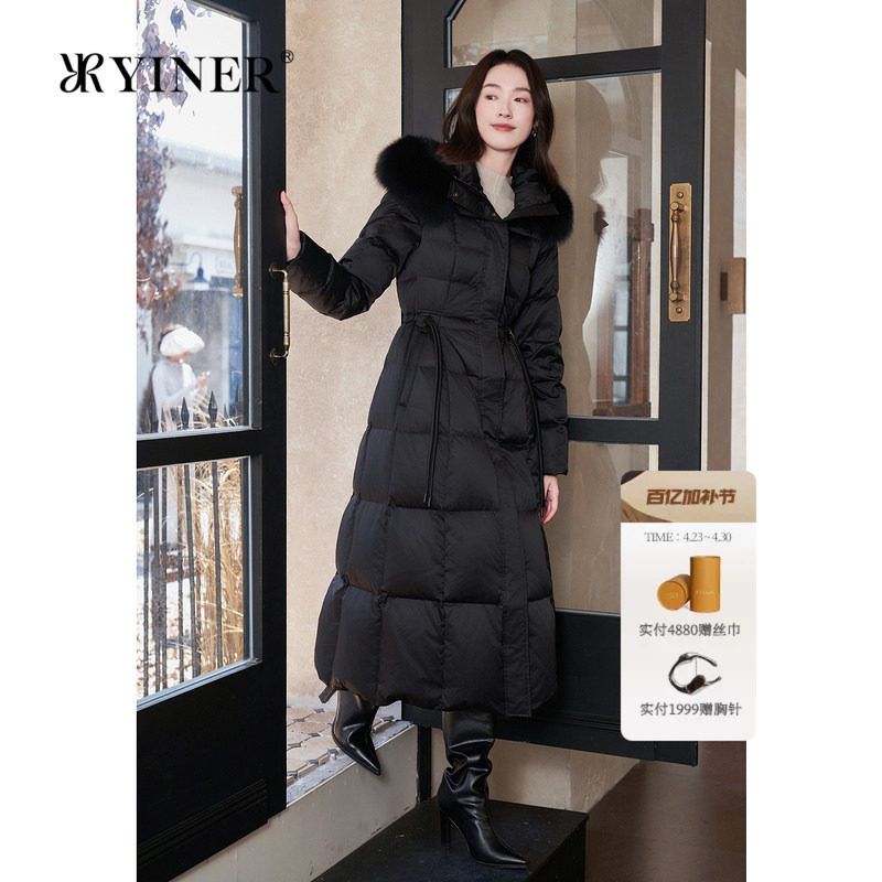 YINER音儿女装冬季长款过膝高克重保暖狐狸毛领连帽白鹅绒羽绒服