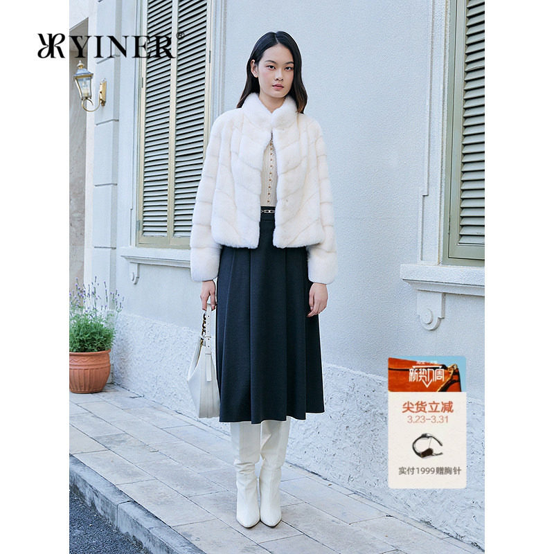 YINER音儿专选女装冬季优雅奢感短款保暖立领水貂毛皮草外套