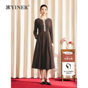 新款 YINER音儿2025冬季 手工钉珠羊毛混纺小V领连衣裙 1996系列