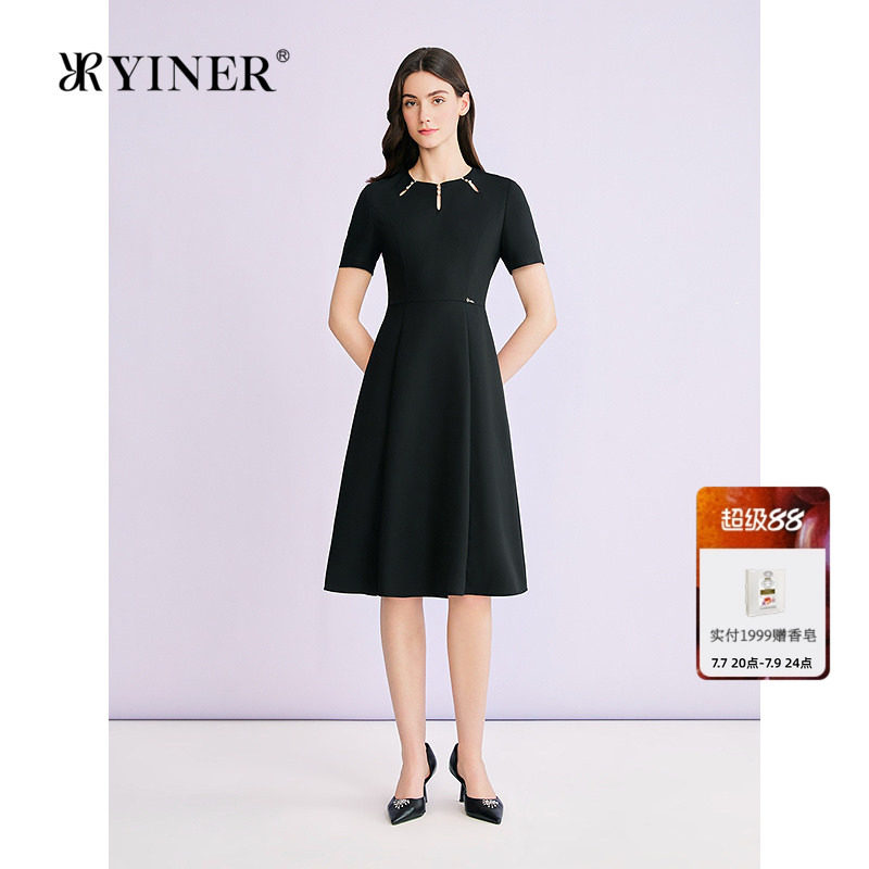 YINER音儿专选2026夏季新款时尚钉珠水滴镂空圆领醋酸混纺连衣裙