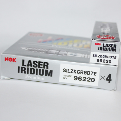 NGK铱铂金火花塞SILZKGR8D7E 96220适用宾利飞驰添越欧陆4.0T