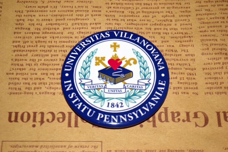 文化周边 世界名校 维拉诺瓦大学 徽章胸章胸针冰箱贴可定制贴纸