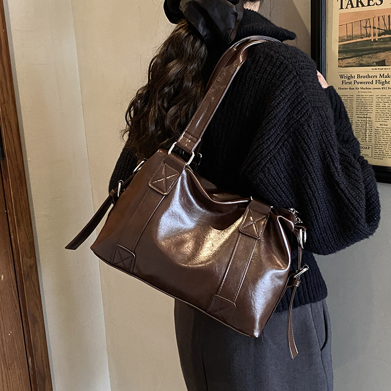 轻奢复古托特大容量单肩女包