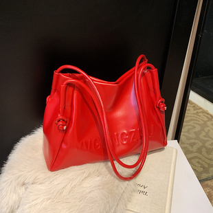 红色结婚托特包包女款 轻奢小众单肩腋下包大容量真皮高级感新娘包