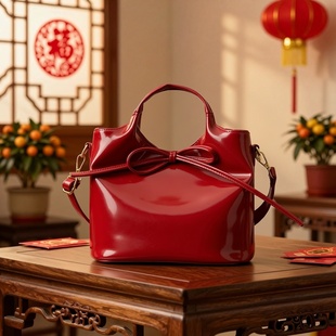 红色结婚水桶包包女款 高级感新娘包真皮手提包 轻奢小众斜挎包时尚