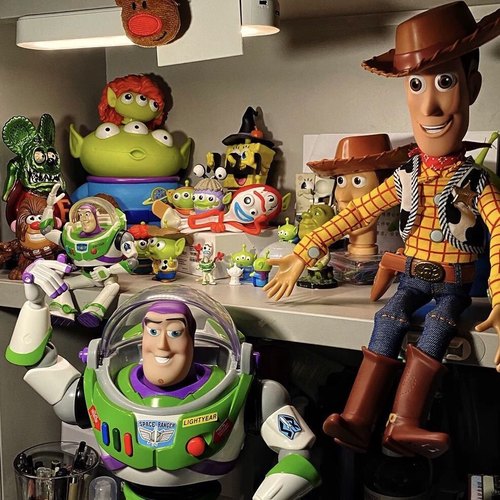 正版皮克斯迪士尼巴斯光年胡迪翠丝玩具总动员致敬30年关节可动