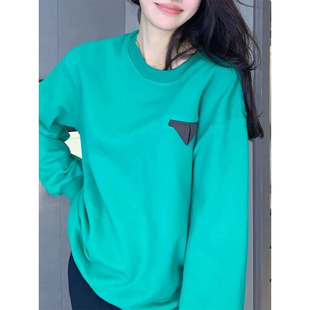 0095 BV绿卫衣 纤依百秀 龙