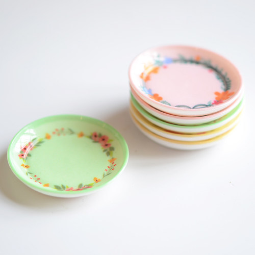 SW25 田园风印花盘子4厘米 日系食玩树脂吊坠DIY手工材料配件1个