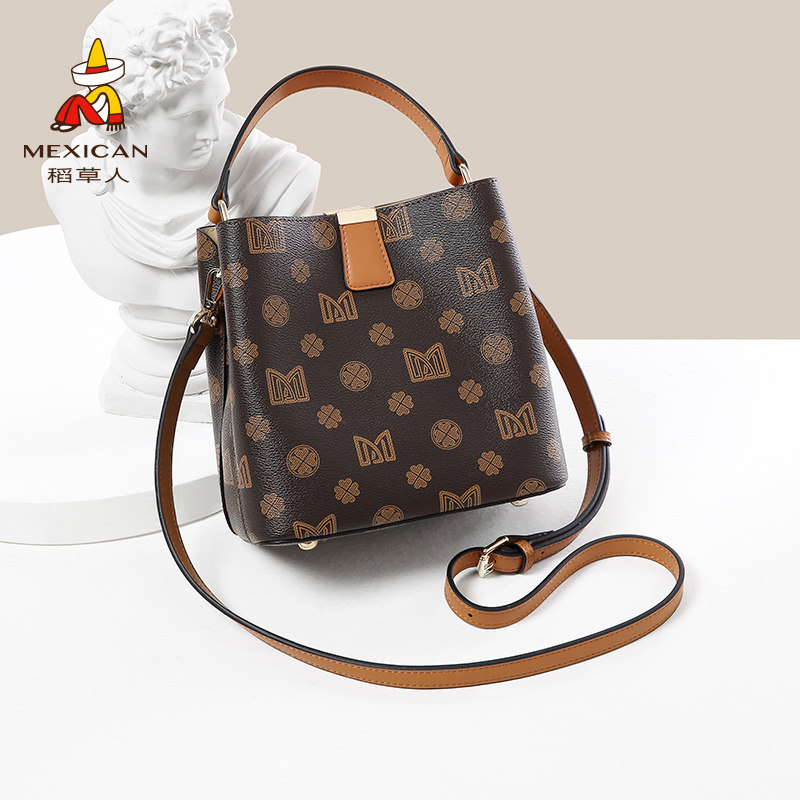 稻草人包包女通勤水桶包小众时尚百搭上班小包单肩包高级感斜挎包