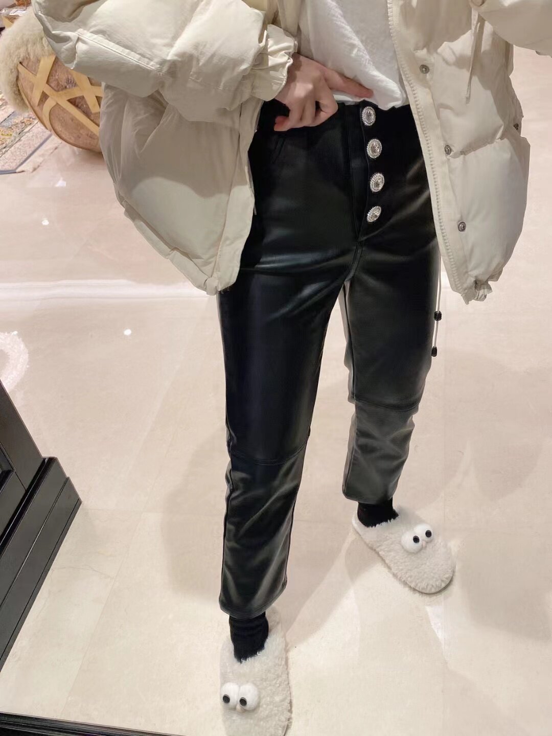 韩国 波拉家东大门高级定制冬 时髦精~黑色修身直筒纽扣铅笔PU裤