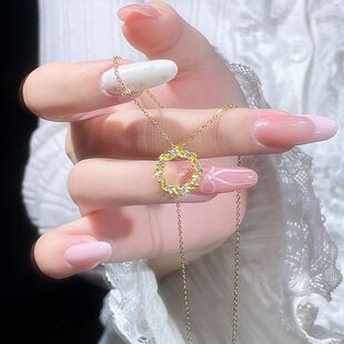 锆石花环吊坠锁骨女时尚简约精致链冷淡ins不锈钢风幸运项链花朵