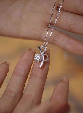 女轻链设计蝴蝶结通勤吊坠锆石