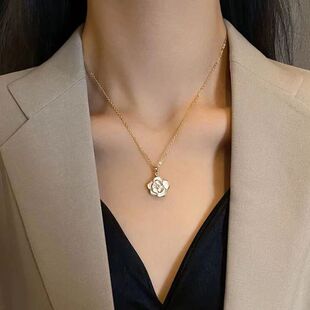 香风法式山茶花项链女小气质颈链轻奢小众简约锁骨高级感珍珠设计