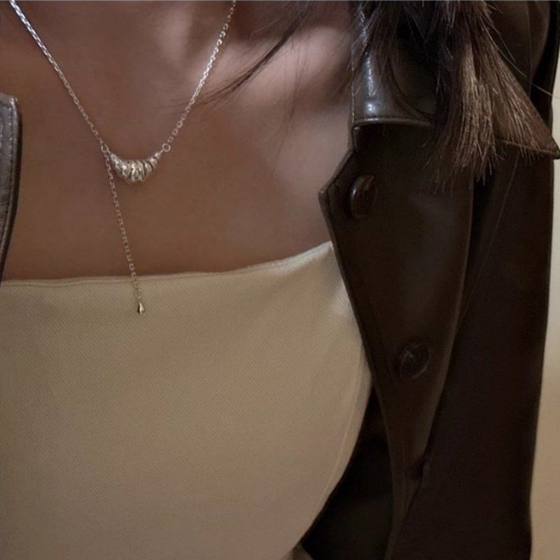 配饰锁骨链首饰珍珠高级感轻奢小众项坠装饰毛衣个性项链纯银新品