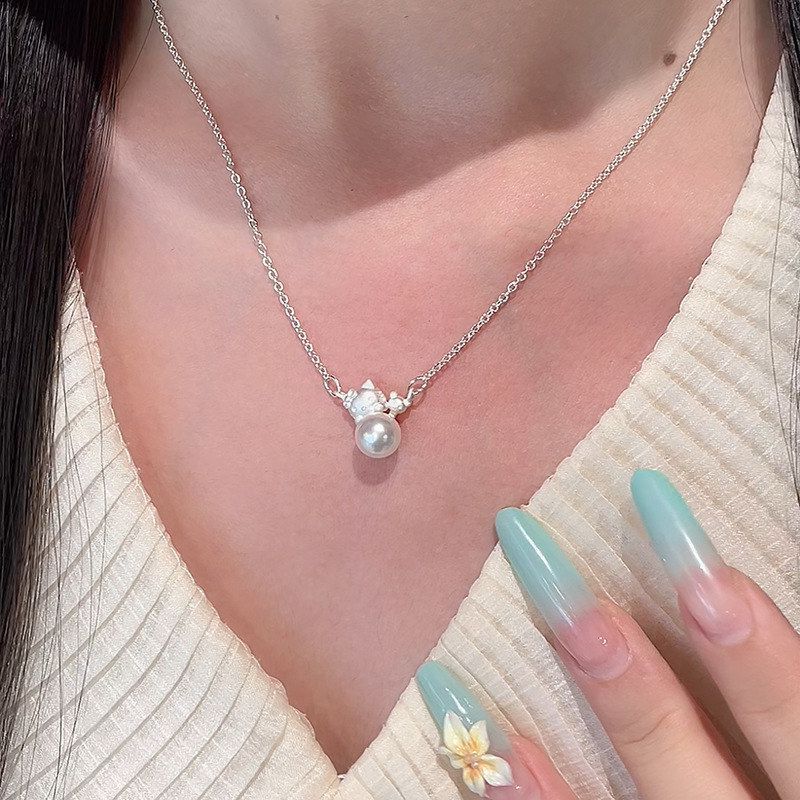 轻奢卡通仿小红书少女锁骨可爱